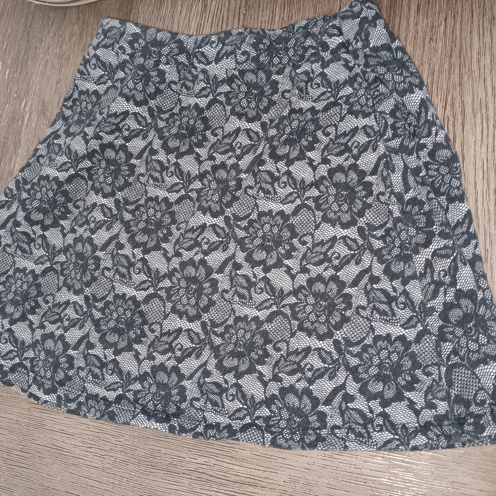 Girls Size Karge, Faded Glory Black and Gray Floral Lace A-Line Skirt